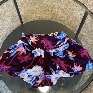 American Eagle lightweight comfy shorts